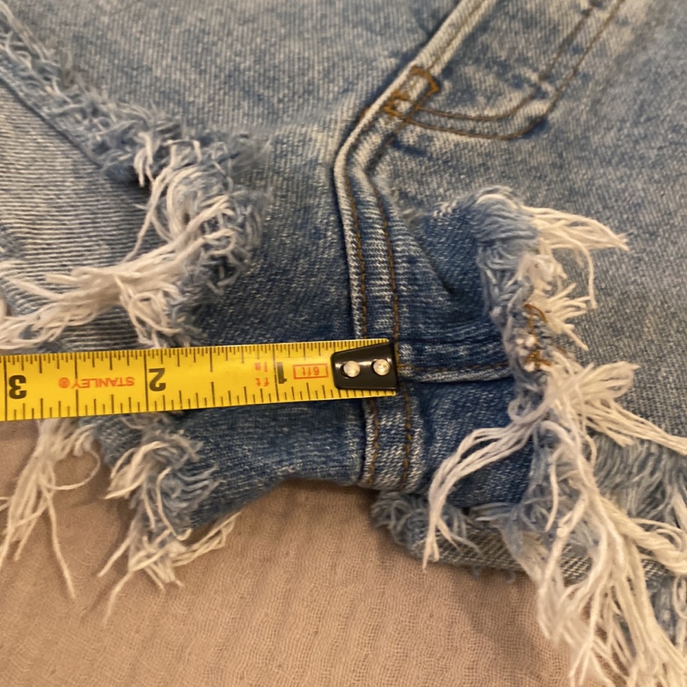 Reformation Light Blue Frayed Hem Jean Shorts. Size 26 - Picture 8 of 9